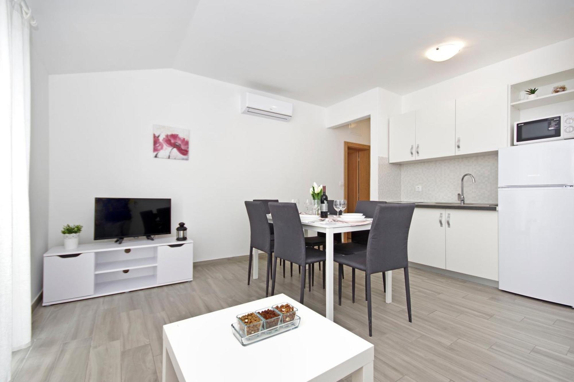 נובליה Apartments Frado מראה חיצוני תמונה