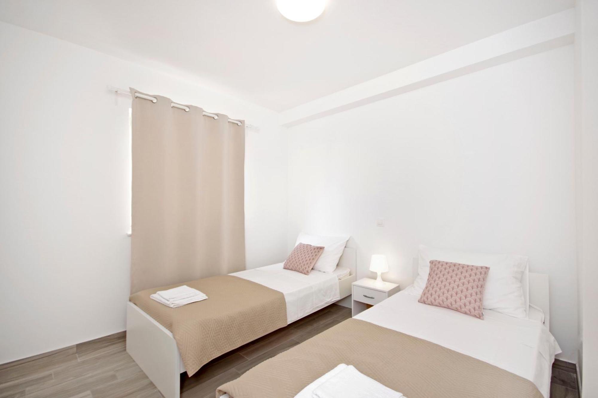נובליה Apartments Frado מראה חיצוני תמונה