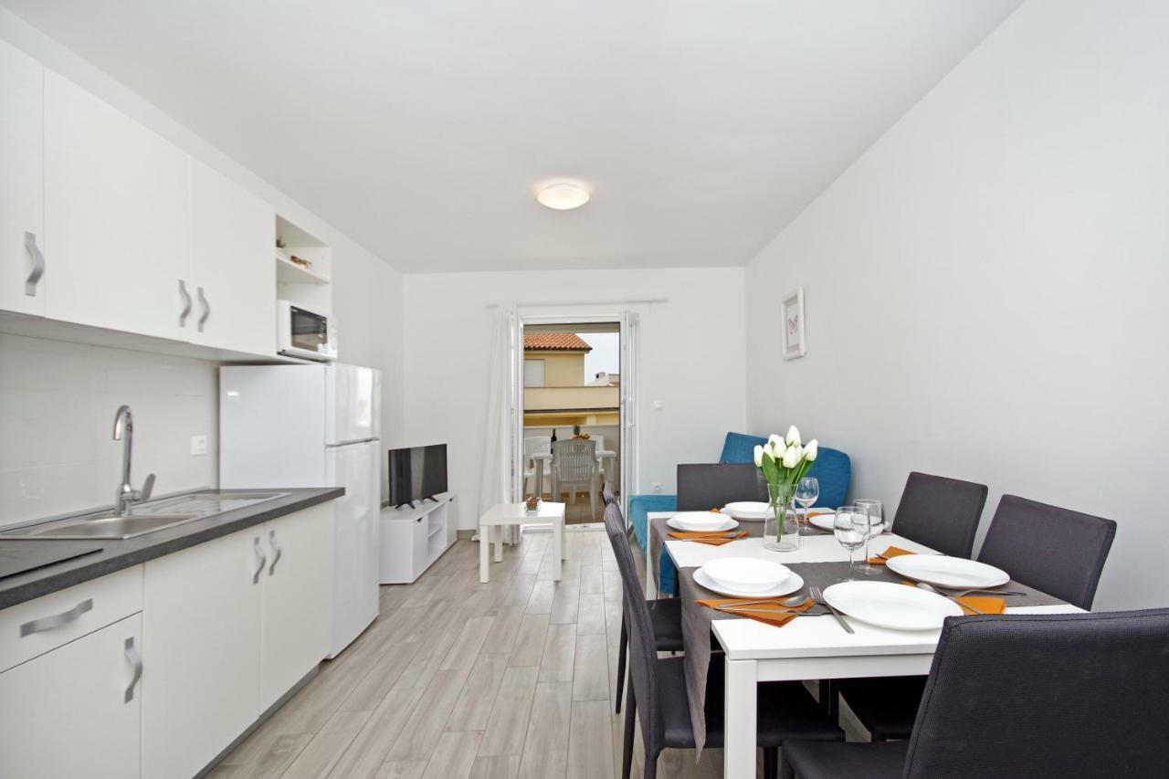 נובליה Apartments Frado מראה חיצוני תמונה